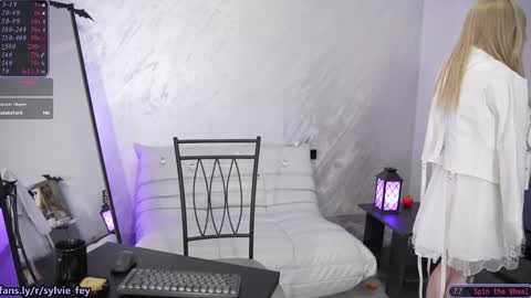 Snapshot of sylvie_fey chatting on 18, 10, 2025 Sylvie online show from 18, 10, 2025