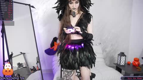 Snapshot of sylvie_fey chatting on 20, 10, 2025 Sylvie online show from 20, 10, 2025