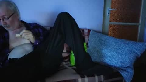 szaszinno6669068 online show from 9, 11, 2025