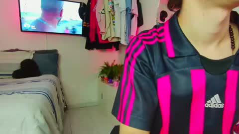 Snapshot of t0n3r chatting on 11, 10, 2025 TONER online show from 11, 10, 2025