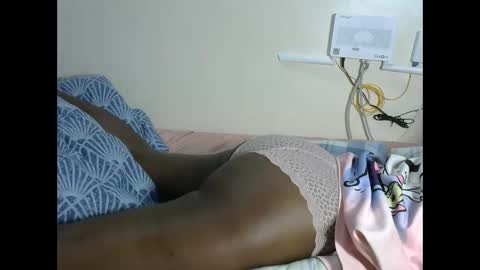 Snapshot of t_rexgirlly1 chatting on 19, 10, 2025 Tray online show from 19, 10, 2025