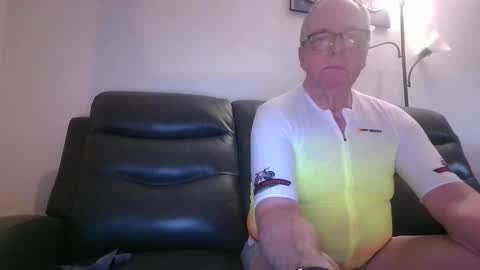 tacrunner66_ online show from 27, 2, 2025
