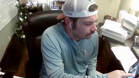 Snapshot of taintnuzzler_13 chatting on 25, 11, 2025 TaintNuzzler online show from 25, 11, 2025