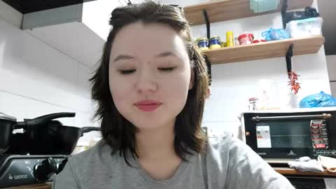 Lily online show from 4, 2, 2026