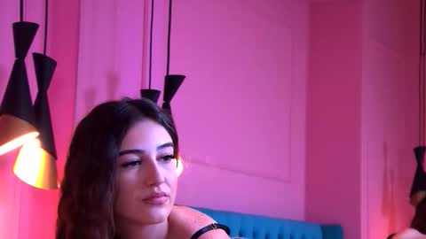 Snapshot of taliamorenne chatting on 11, 11, 2025 taliamorenne online show from 11, 11, 2025