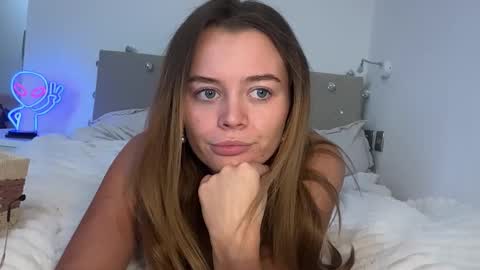 Snapshot of taliavaine chatting on 27, 9, 2025 Talia online show from 27, 9, 2025