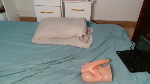 butterflyass online show from 12, 1, 2026