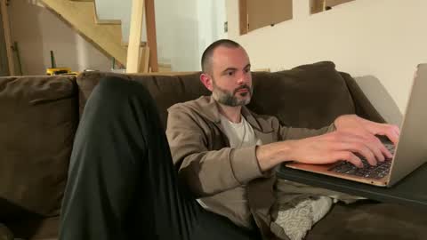 talldarknhandsy online show from 23, 9, 2025