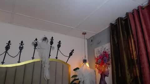 Snapshot of taly_foster chatting on 30, 10, 2025 Taly online show from 30, 10, 2025