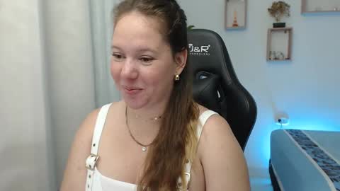 Snapshot of tamy_shine87 chatting on 27, 12, 2024 Im Samy online show from 27, 12, 2024