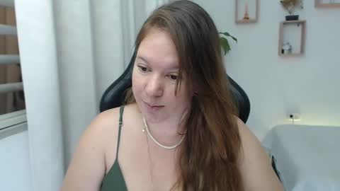 Snapshot of tamy_shine87 chatting on 5, 1, 2025 Im Samy online show from 5, 1, 2025