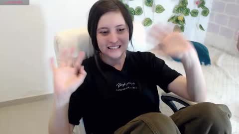 Snapshot of taniadevil_69 chatting on 19, 10, 2025 Tania online show from 19, 10, 2025