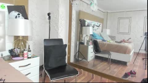 Snapshot of tara_hot1 chatting on 2, 11, 2025 Tara online show from 2, 11, 2025