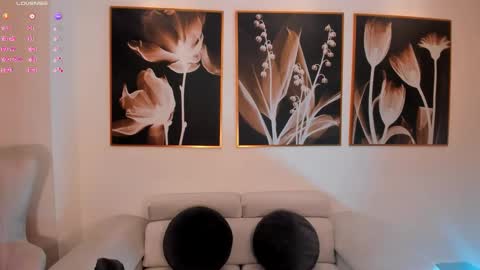 Snapshot of taralawrence chatting on 5, 10, 2025 Tara Lawrence online show from 5, 10, 2025