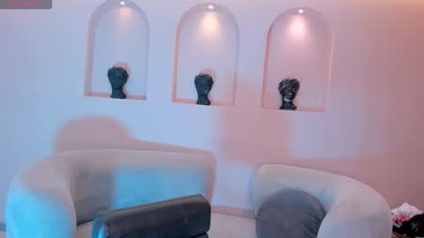 Snapshot of taralawrence chatting on 19, 10, 2025 Tara Lawrence online show from 19, 10, 2025