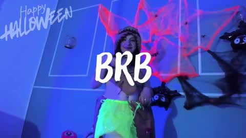 Snapshot of tarataylorr chatting on 2, 11, 2025 Tara online show from 2, 11, 2025