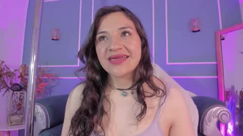 Snapshot of tarataylorr chatting on 8, 11, 2025 Tara online show from 8, 11, 2025