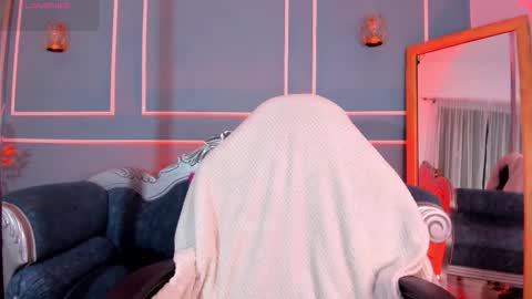 Snapshot of tarataylorr chatting on 21, 11, 2025 Tara online show from 21, 11, 2025