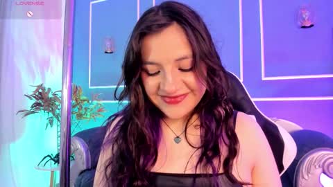 Snapshot of tarataylorr chatting on 25, 11, 2025 Tara online show from 25, 11, 2025