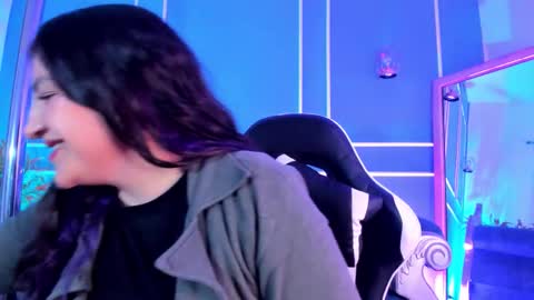 Snapshot of tarataylorr chatting on 28, 11, 2025 Tara online show from 28, 11, 2025