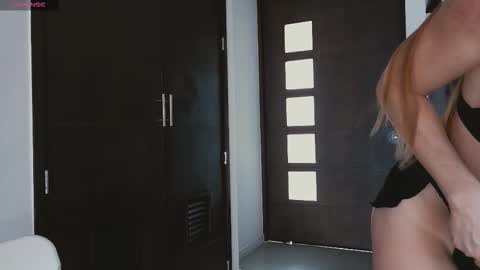 Snapshot of tarawhite_ chatting on 29, 3, 2026 Tara White online show from 29, 3, 2026