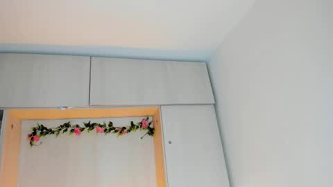  T A R A  online show from 9, 10, 2025