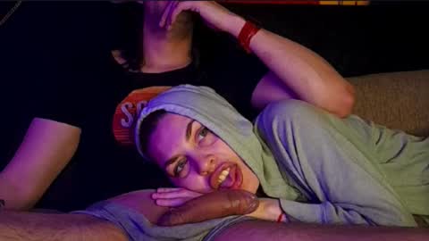 T  J   online show from 8, 11, 2025