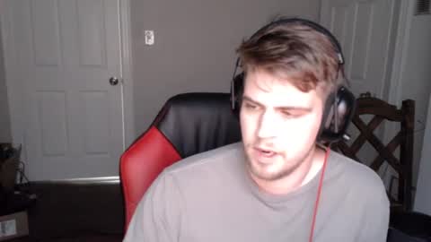 Snapshot of tarus333 chatting on 14, 12, 2024 tarus333 online show from 14, 12, 2024