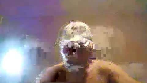 Snapshot of tarzeny77 chatting on 18, 10, 2025 tarzeny77 online show from 18, 10, 2025