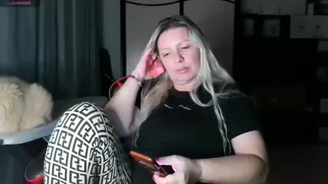 Tasha  Moon online show from 24, 10, 2025