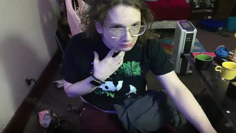 Snapshot of tasteflavored_femboy chatting on 1, 3, 2025 Taste online show from 1, 3, 2025