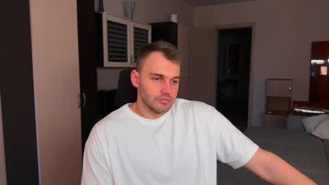 My shows 2100500 UTC3 online show from 5, 2, 2026