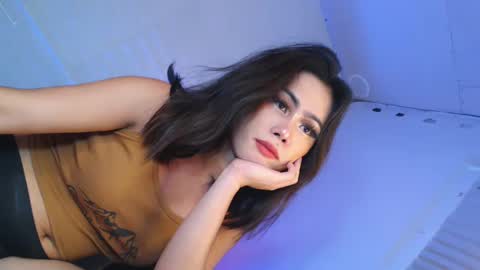 Vannesa online show from 4, 3, 2025