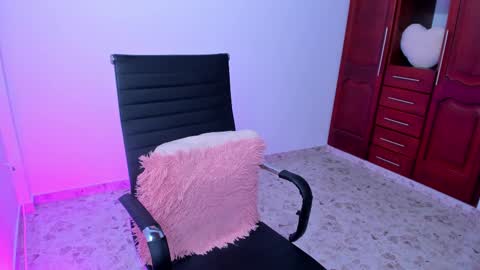 Tatiana Lopez online show from 15, 2, 2025