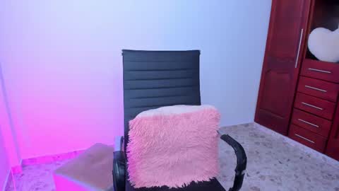 Tatiana Lopez online show from 7, 3, 2025