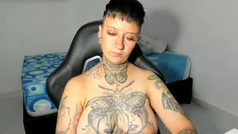 Snapshot of tatoo_girl chatting on 17, 2, 2025 jess online show from 17, 2, 2025