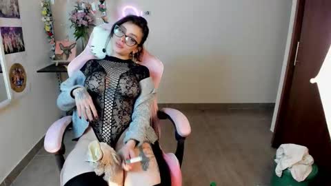 Snapshot of tattoed_bunny9 chatting on 19, 11, 2025 Rose Marie online show from 19, 11, 2025