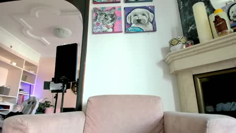 Nathalie Hardy  online show from 20, 3, 2026