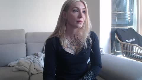 tattoobbgirl online show from 7, 10, 2025