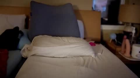 tattooed love boy online show from 28, 11, 2025