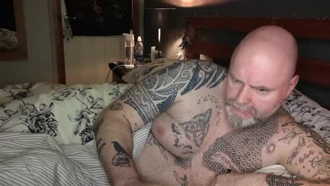 Tattooeddilf 01 online show from 8, 12, 2024