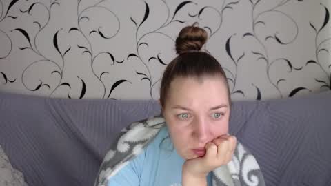 Snapshot of taxxxu chatting on 15, 10, 2025 Diana online show from 15, 10, 2025