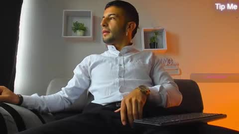 tayer_bennet online show from 8, 10, 2025