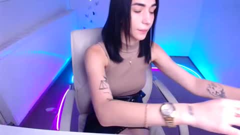 Tayla online show from 10, 10, 2025