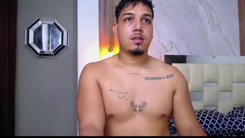 Snapshot of taylor_collins_2 chatting on 12, 10, 2025 taylor_collins_2 online show from 12, 10, 2025