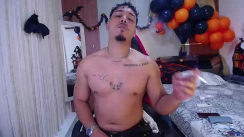 Snapshot of taylor_collins_2 chatting on 25, 10, 2025 taylor_collins_2 online show from 25, 10, 2025