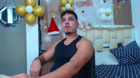 Snapshot of taylor_collins_2 chatting on 14, 11, 2025 taylor_collins_2 online show from 14, 11, 2025