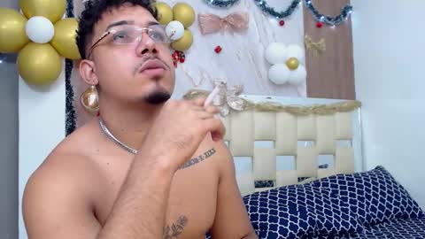 Snapshot of taylor_collins_2 chatting on 15, 11, 2025 taylor_collins_2 online show from 15, 11, 2025