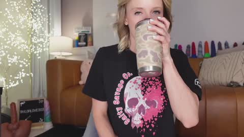 Snapshot of taylor_love_303 chatting on 6, 2, 2026 Taylor -- online show from 6, 2, 2026