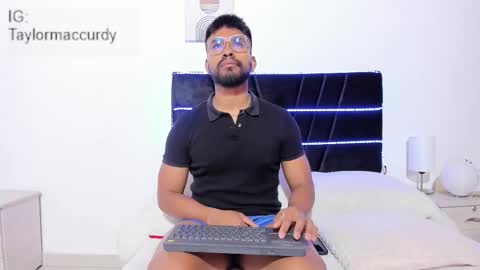 taylormaccurdy_ online show from 7, 1, 2026